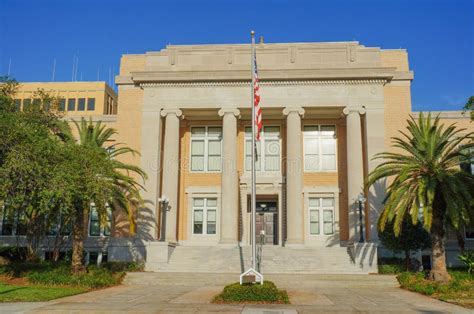 Pinellas county clerk of the court - If it is in an interest-bearing account, the tenant is entitled to 75% of the interest accrued or 5% simple interest per year, whichever the landlord selects. Or the landlord may post a surety bond with the Clerk of the County Court and the tenant is entitled to 5% simple interest per year on the deposit. The landlord has 15 days following ... 